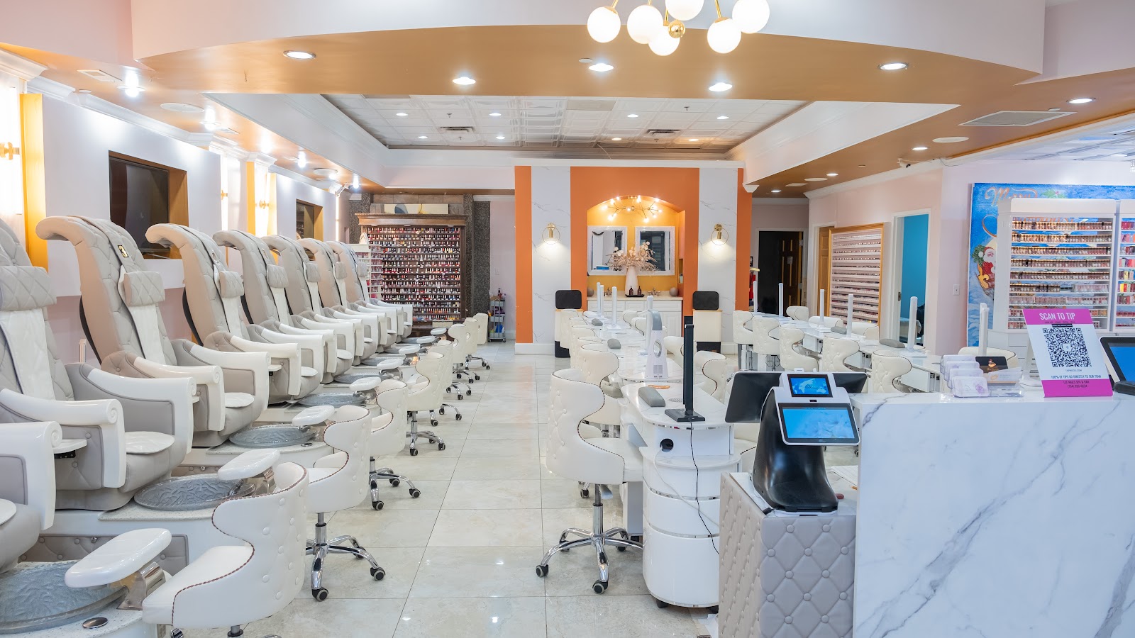 LEE NAILS SPA & BAR logo